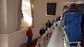 Piloci wycieczek poznali tajemnice pałacu w Czerniejewie i niemieckiej zbrodni na „Dziekance”! - zdjęcie 29