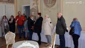 Piloci wycieczek poznali tajemnice pałacu w Czerniejewie i niemieckiej zbrodni na „Dziekance”! - zdjęcie 28