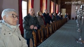 Piloci wycieczek poznali tajemnice pałacu w Czerniejewie i niemieckiej zbrodni na „Dziekance”! - zdjęcie 24