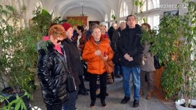 Piloci wycieczek poznali tajemnice pałacu w Czerniejewie i niemieckiej zbrodni na „Dziekance”! - zdjęcie 11