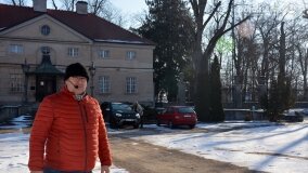 Piloci wycieczek poznali tajemnice pałacu w Czerniejewie i niemieckiej zbrodni na „Dziekance”! - zdjęcie 2