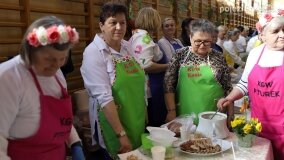 Pasztety i mazurki szybko zniknęły ze stołów - zdjęcie 32