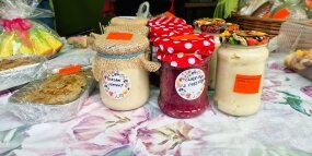 Tradycyjne potrawy, przetwory i wypieki podczas Kiermaszu Wielkanocnego - zdjęcie 10