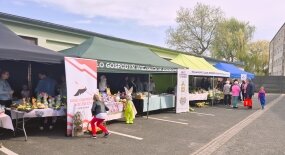 Tradycyjne potrawy, przetwory i wypieki podczas Kiermaszu Wielkanocnego - zdjęcie 2