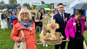 Nieco deszczowe, lecz bardzo udane Dożynki Gminy Gniezno - zdjęcie 13