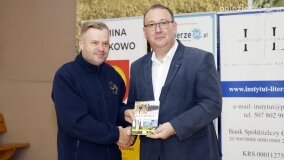 Premiera książki „Głębokie. Tropami tajemnic” – wielkie święto w małej miejscowości! - zdjęcie 95