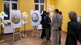 „Skok w dobrą książkę” – wernisaż prac Anny Wojtczak - zdjęcie 6