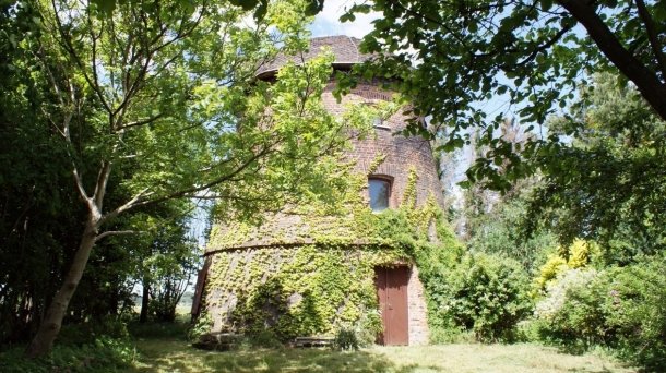 XIX-wieczny wiatrak w Bracholinie