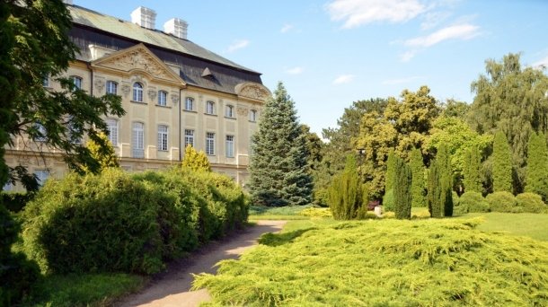 Zespół pałacowy w Ciążeniu