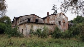 Dwór w Pawłowie Skockim, który straszy…