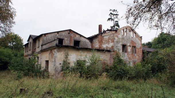 Dwór w Pawłowie Skockim, który straszy…