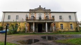 Nieznany dwór obronny w Murowanej Goślinie