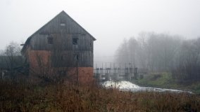 Zabytki, przyroda i szum wody, czyli młyn wodny w Chobielinie