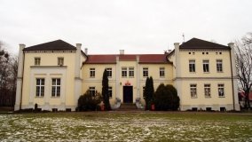 Eklektyczny pałac rodziny von Tcheppe w Broniewicach 