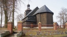 Siedlimowo – zabytkowa, drewniana świątynia na krańcach Kujaw