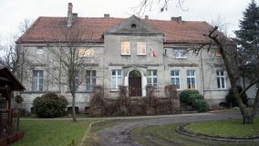 Dwór Zdziechowskich w Słaboszewku. Miejsce spotkań wybitnych postaci  kultury i nauki