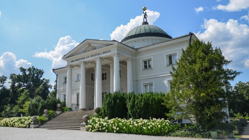 Pałac Lubostroń – kompleks hotelowy i restauracja