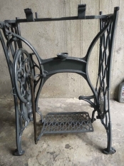 STARA  ZABYTKOWA PODSTAWA DO MASZNY - zdjęcie 1