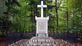 Tajemniczy pomnik przy Trakcie Leśniewskim - zdjęcie 8