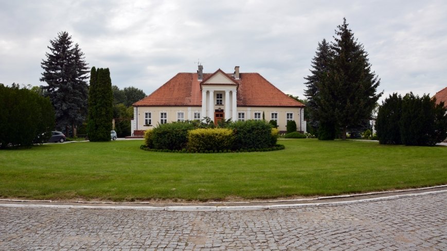 Srebrna Góra – zespół dworski – jeden z cenniejszych w Wielkopolsce - zdjęcie 1