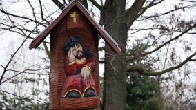 Urokliwa kaplica w Skórkach - zdjęcie 2