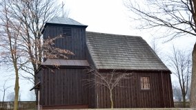 Urokliwa kaplica w Skórkach - zdjęcie 3