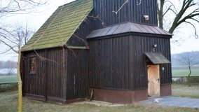 Urokliwa kaplica w Skórkach - zdjęcie 4