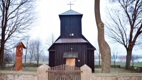 Urokliwa kaplica w Skórkach - zdjęcie 5