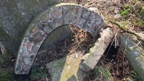 Zagadkowy obelisk pod dębem „Wilhelma” - zdjęcie 5