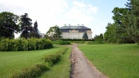 Zespół pałacowy w Ciążeniu - zdjęcie 7