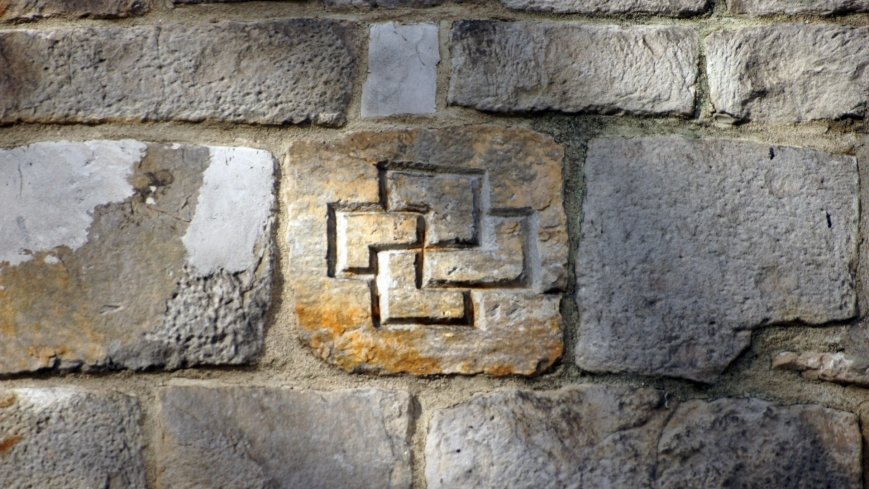 Kruszwica – romańska kolegiata z XII wieku       - zdjęcie 1