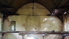 Opuszczony kościół w Zrazimiu - zdjęcie 3