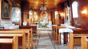 Urzekający drewniany kościółek w Brudzewie - zdjęcie 7