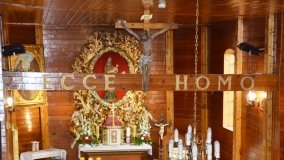 Urzekający drewniany kościółek w Brudzewie - zdjęcie 11