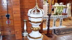 Urzekający drewniany kościółek w Brudzewie - zdjęcie 12