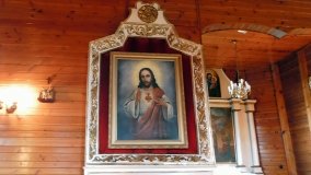 Urzekający drewniany kościółek w Brudzewie - zdjęcie 14