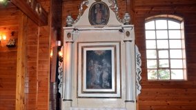 Urzekający drewniany kościółek w Brudzewie - zdjęcie 20