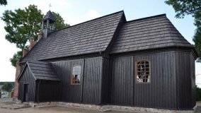 Urzekający drewniany kościółek w Brudzewie - zdjęcie 25