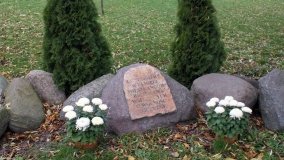 Kamienny powstańczy skwer w Pacholewie - zdjęcie 3