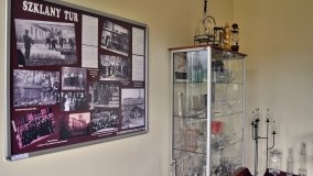 Szklany Tur. Butelka w kształcie kałasznikowa - zdjęcie 2