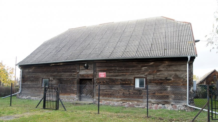 Najstarszy na Kujawach! Drewniany spichlerz dworski z 1709 r. w Rzeszynku - zdjęcie 1