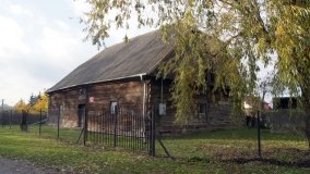 Najstarszy na Kujawach! Drewniany spichlerz dworski z 1709 r. w Rzeszynku - zdjęcie 4