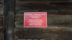 Najstarszy na Kujawach! Drewniany spichlerz dworski z 1709 r. w Rzeszynku - zdjęcie 6