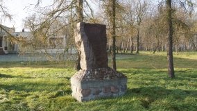 Dwór w Gocanowie z łożem, na którym sypiał cesarz Napoleon - zdjęcie 13