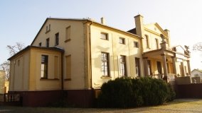 Dwór w Gocanowie z łożem, na którym sypiał cesarz Napoleon - zdjęcie 6