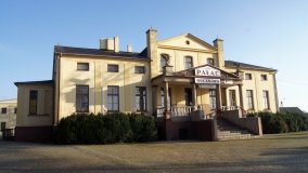 Dwór w Gocanowie z łożem, na którym sypiał cesarz Napoleon - zdjęcie 2