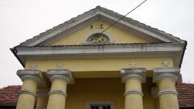 Dwór w Parlinie – piękny przykład „stylu dworkowego” - zdjęcie 9