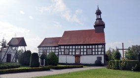 Kościół w kratkę na wzgórzu w Brzyskorzystwi - zdjęcie 4