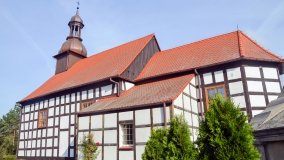 Kościół w kratkę na wzgórzu w Brzyskorzystwi - zdjęcie 9