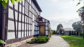 Kościół w kratkę na wzgórzu w Brzyskorzystwi - zdjęcie 10